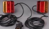 Magnet-LED-Leuchten-auf-Anhänger-hinter-Quad