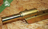 Unlackierte ATV Dreh-AHK - Detail
